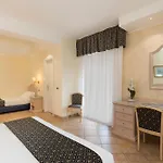 호텔 Sant Alphio Garden & 4*