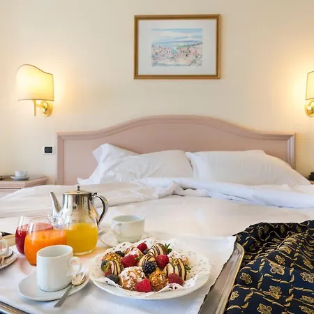 Sant Alphio Garden & Hotell Giardini Naxos