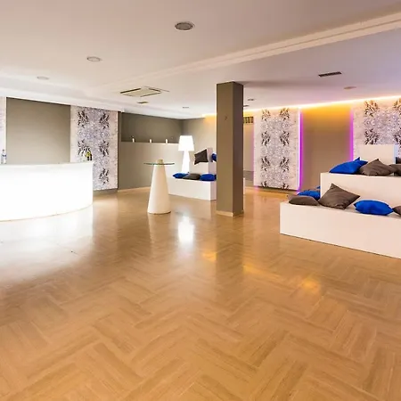 호텔 Sant Alphio Garden & 4*