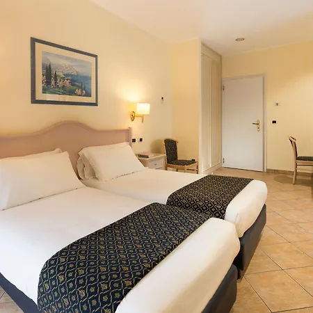 فندق Sant Alphio Garden &