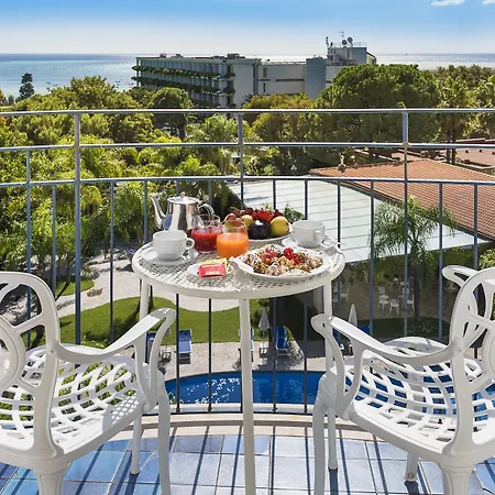 Sant Alphio Garden &