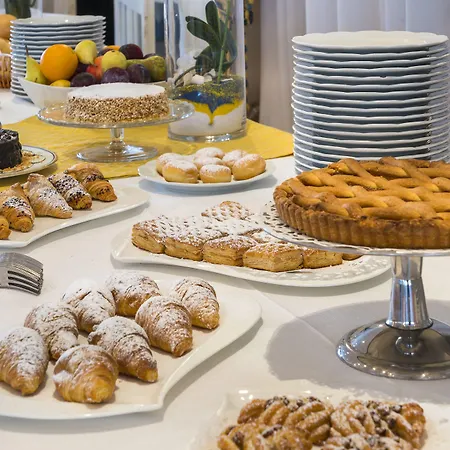 فندق Sant Alphio Garden & 4*