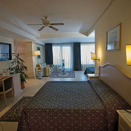 호텔 Sant Alphio Garden & 4*
