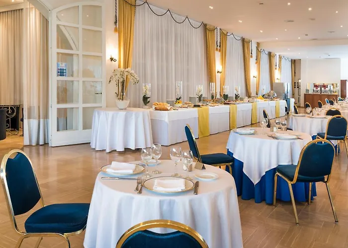 מלון Sant Alphio Garden &