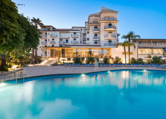 מלון Sant Alphio Garden &