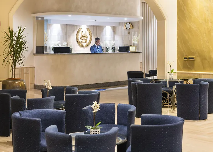 מלון Sant Alphio Garden & 4*