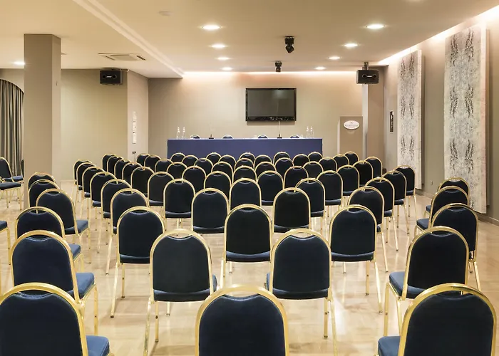 מלון Sant Alphio Garden & 4*